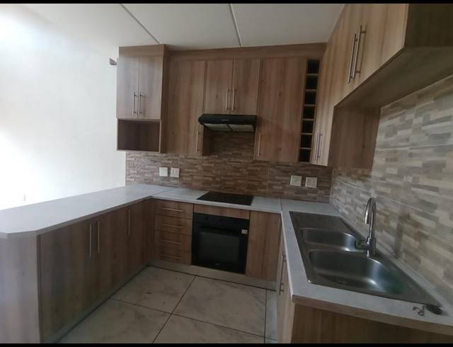 2 BEDROOM TOWNHOUSE FOR SALE IN HONEY PARK